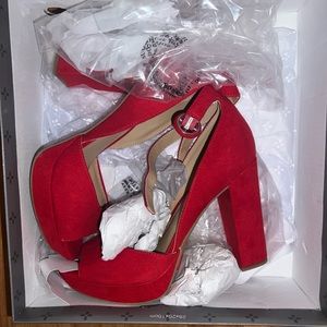 Women Red Heels Size:(6)